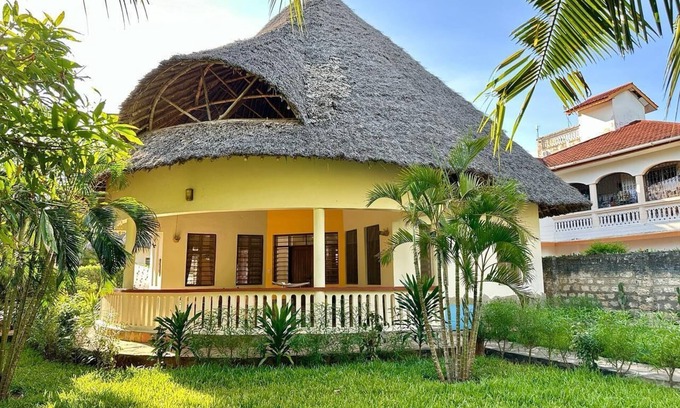 Diani Beach House | Relaxing Kenya Villa with Pool, Ocean Views & Smart TV