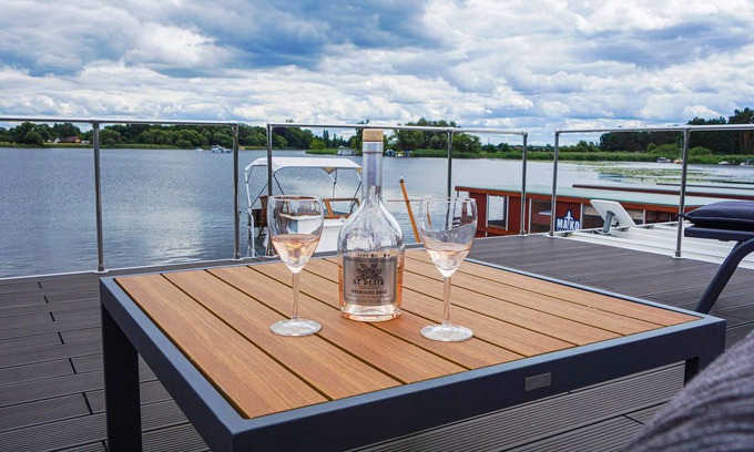 Havelsee Boat Rental | Relaxing Getaway: Floating House Retreat with Scenic Views