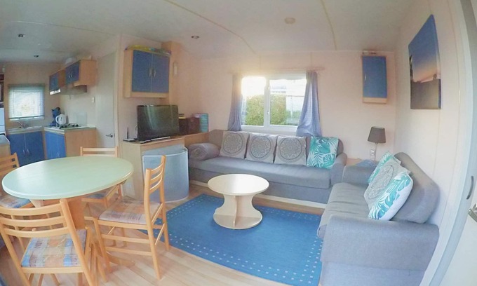 Scharendijke Ski Chalet | Experience Beachside Bliss at De Strandloper in Holland