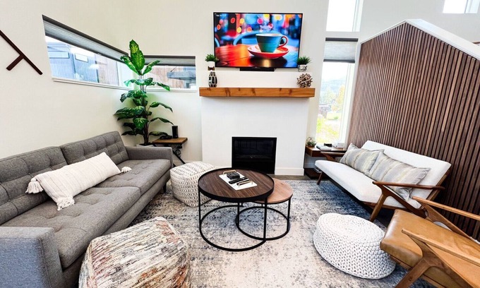 Whitefish House | Experience Lone Pine at the Quarry: Pool, Hot Tub & More!