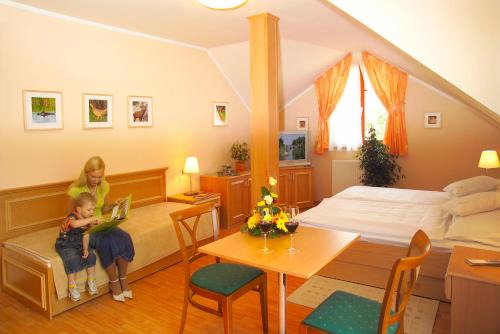 Sopron Bed & Breakfast | Vadászkürt Panzió: Family-Friendly Dining & 9.3/10 Rating