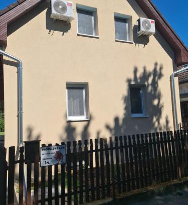 Kiskunmajsa House | Exceptional Vaddinszó lak: Family-Friendly with Kitchen