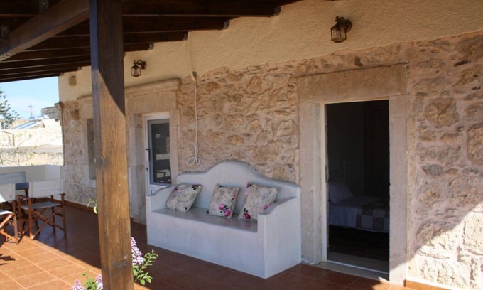 Sivas House | Perfect Retreat at Vafei's House in Shiva with Pool & Spa