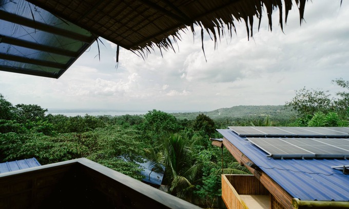 Davao Bed & Breakfast | Relax at Vafi Hills Bed and Breakfast with Pool & Dining