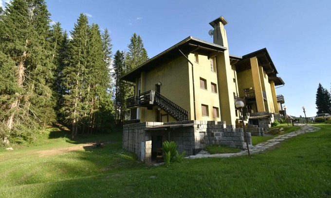 Campo Carlo Magno Apartment | Discover Vagliana Apartment: Pet and Child Friendly Retreat