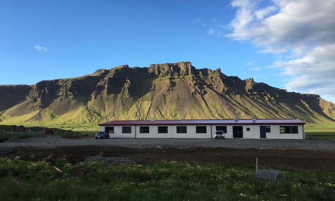Hofn House | Vagnsstadir Guesthouse: Oceanfront Haven with Great Amenities