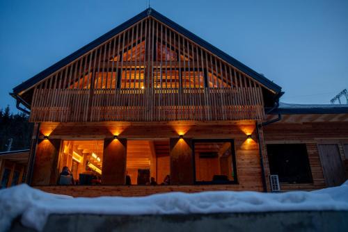 Loucna nad Desnou Ski Chalet | Discover VagusBouda & Fogo: Rated 9.6 with Pool & Pet-Friendly!