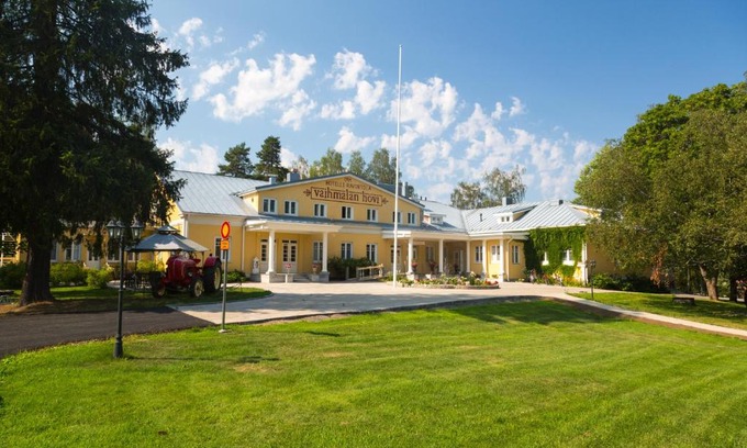Lempaala Hotel | Discover Vaihmalan Hovi: Oceanfront Retreat with Spa & Beach