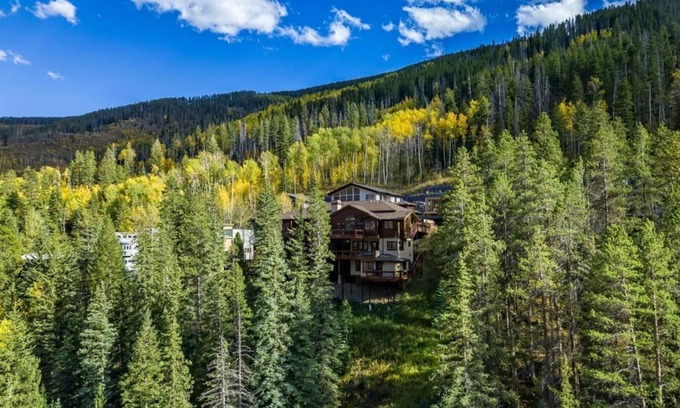 Intermountain House | Unforgettable Vail Valley Views with Hot Tub & Parking
