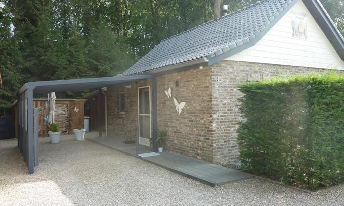 Dilsen-Stokkem House | Welcoming Dilserbos: Family-Friendly Retreat with Pool