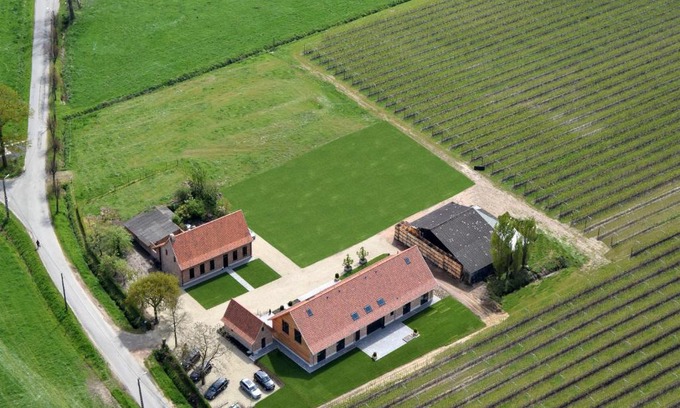 Sint-Gillis-Waas House | Discover Vakantiehoeve Berckelaer: Top-Rated Family Retreat