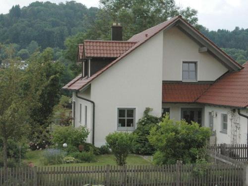 Beilngries House | Family Retreat at Vakantiehuis Altmühltal with Kitchen Access