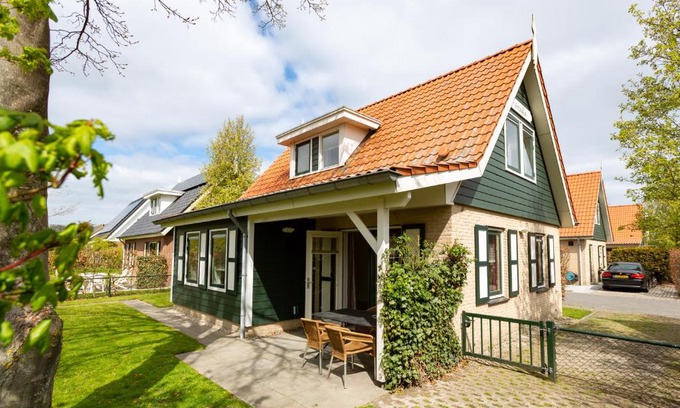 Zonnemaire House | Pet-Friendly Vakantiehuis Arcadia with Oceanfront Views