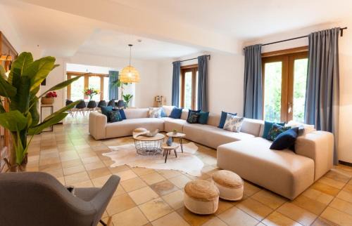 Alken House | Family-Friendly Retreat at Vakantiehuis Elisa with Top Ratings