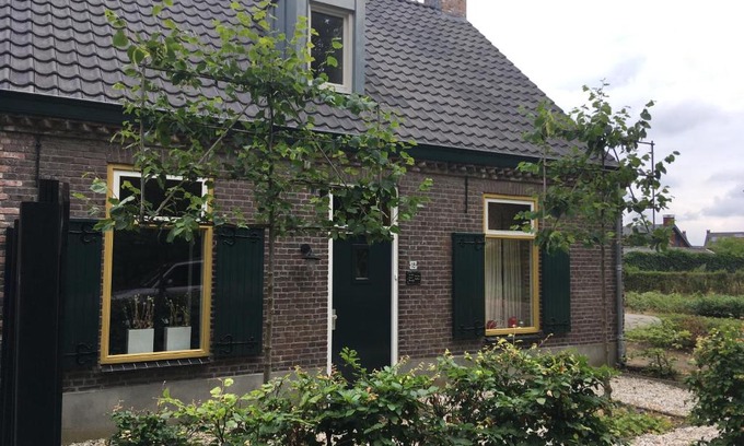 Valkenswaard House | Welcoming Vakantiehuis In het Voorhuis: Family-Friendly Retreat