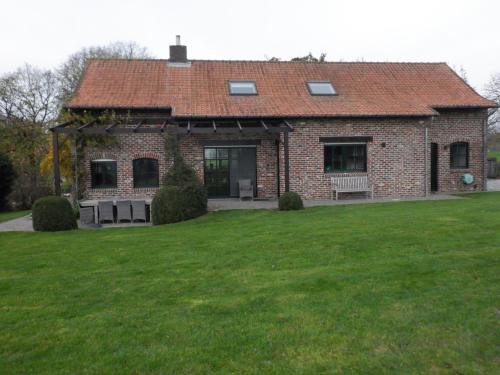 Dranouter House | Experience Montezicht Amidst Dranouter's Scenic Hills
