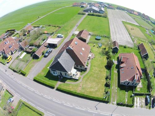Baaiduinen House | Family-Friendly Retreat at Vakantiehuis op Terschelling