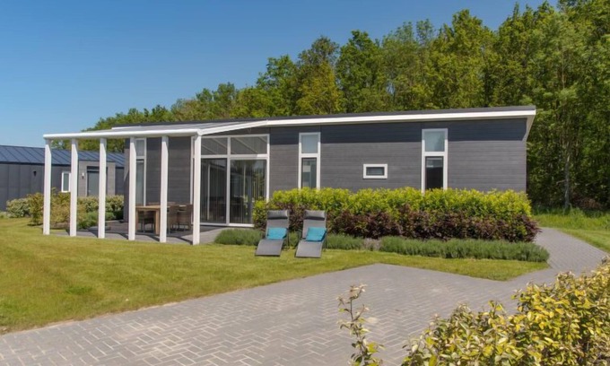 Wemeldinge House | Vakantiehuis Ruisweg 103 by Interhome