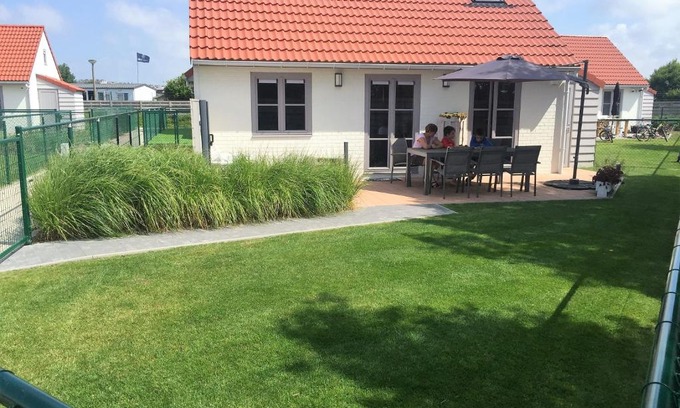 Wenduine House | Pet-Friendly Retreat at Vissershuisjes Wenduine-De Haan