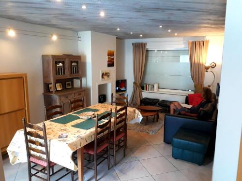 Sint-Andries House | Relax at Vakantiewoning FINE FLEUR with Hot Tub Bliss