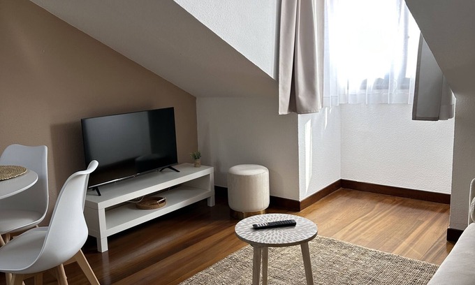 Comillas City Center Apartment | Oceanfront Val de Comillas Apartment with Breakfast Included