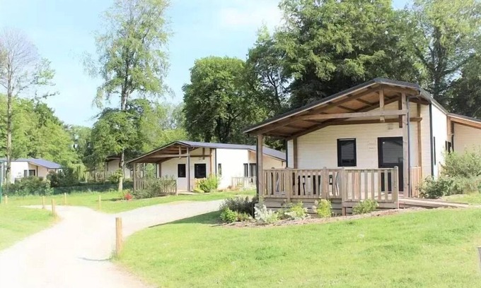 Merdrignac Ski Chalet | Scenic Campsite Val de Landrouet - Family-Friendly Chalets