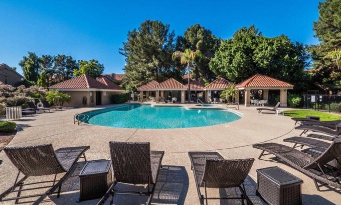 Val Vista Lakes House | Inviting Val Vista Lakes Condo with Tennis & Beach Club Access