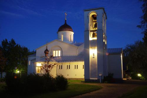 Uusi-Valamo Hotel | Explore Valamon Luostari: Family-Friendly with Dining Options