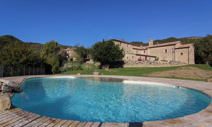 Mercatello sul Metauro Bed & Breakfast | Top-Rated Valbuona B&B with Pool and Pet-Friendly Amenities