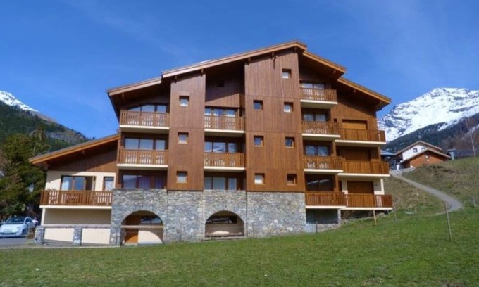 Lanslevillard Apartment | Valcenis Lanslevillard Duplex for 6 with Spectacular Views