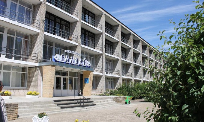 Valday Hotel | Family-Friendly Valday Hotel with Relaxing Hot Tub