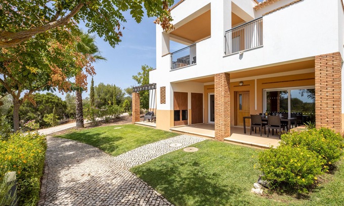 Portimao Apartment | Vale da Ribeira - Casa Boa Ideia: Family-Friendly Retreat