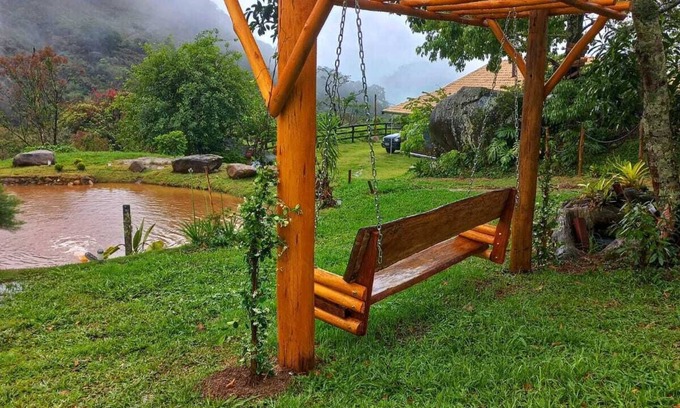 Sapucai-Mirim Ski Chalet | Relax at Vale das Pedras - Chalé Araucária with Hot Tub
