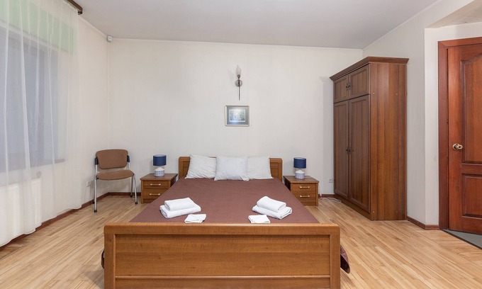 Jurmala House | Valensija: Cozy Apartment for Two with Dining & Kitchen