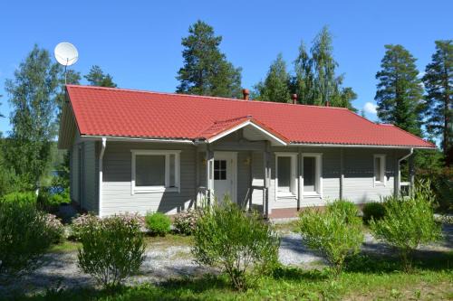 Enonkoski House | Discover Valentin Cottage: Oceanfront Retreat with Beach Access