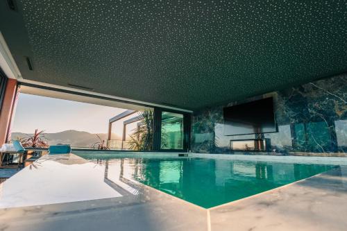 Creixomil Apartment | Valentina Residence by GuimaGold