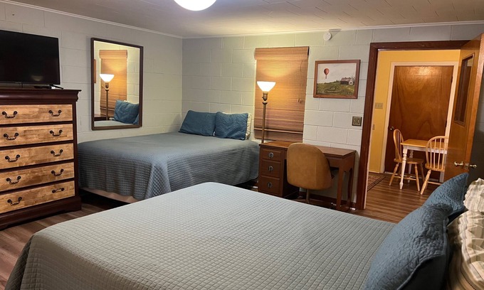 Kingsland Apartment | Inviting Valentine Lakeside - Casita 20 with Scenic Views