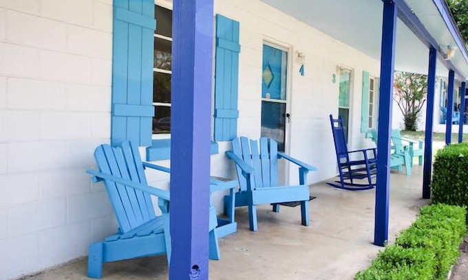 Kingsland Cabin | Valentine Lakeside Cabin: Pet-Friendly Retreat with Pool