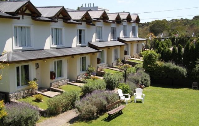 Valeria del Mar Apartment | Discover Valeria Cielo: Family-Friendly with Pool Access