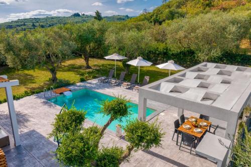 Planos Villa | Explore Valeria Private Villa: 4-Star Stay with Spa & Pool