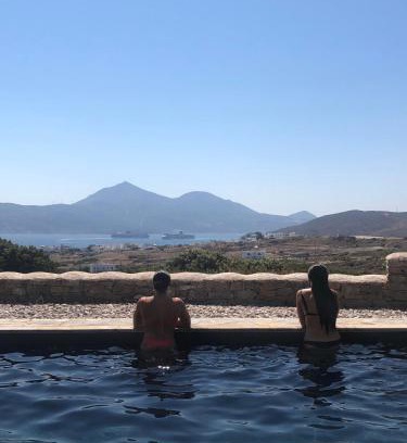 Milos Villa | Valeria's House: Pet-Friendly Oasis with Pool & Dining