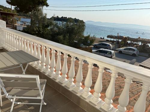 Toroni Apartment | Beachfront Bliss at Valeria & Yvonne Toroni Hotel