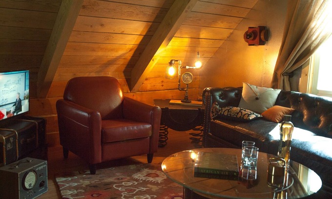Eureka Springs Cabin | Guest Rated 10/10: Valerian Cabin at Lake Lucerne Resort