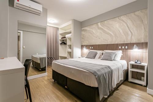 Centro Hotel | Pet-Friendly Valerim Florianópolis with Breakfast & Dining