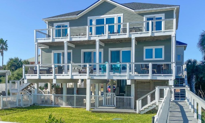 East End House | Experience Valhalla: Oceanfront Retreat with Pet-Friendly Amenities