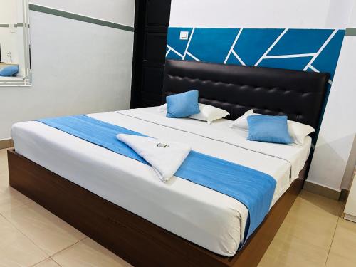 Muvattupuzha Hotel | Family-Friendly Valiyaparambil Residency: Great Value Awaits