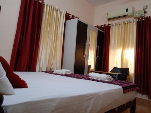 Thamaraparambu House | Valiyathayil Home Stay: Guest Rated 8.9 with Great Amenities