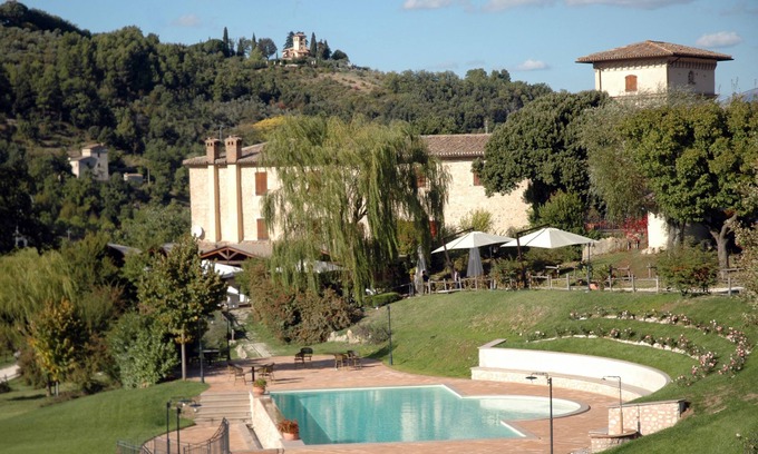 Spoleto House | Discover Valle Rosa: Family-Friendly with Pool & Dining