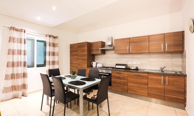 Valletta Apartment | Family-Friendly Valletta Triton Apartment - Rated 9.7/10