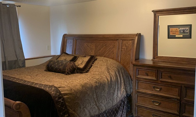 Shakopee House | Discover Valley Fair: Child-Friendly Stay in Canterbury
